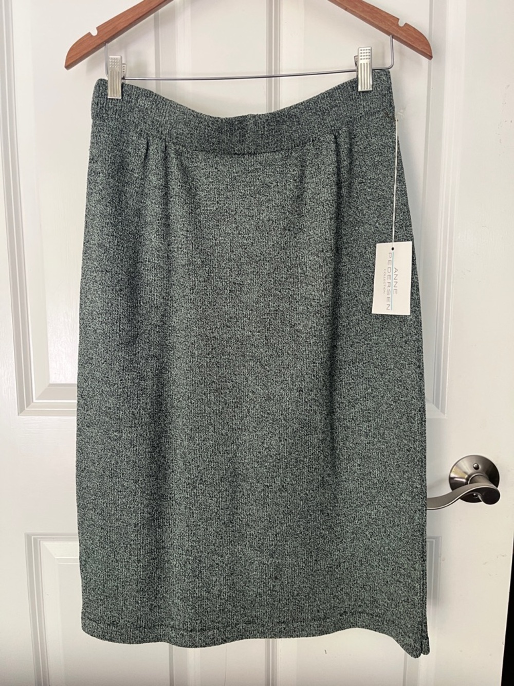 NWT Anne Pedersen Collection Wool Blend, Black, Teal Knit Skirt Size Large